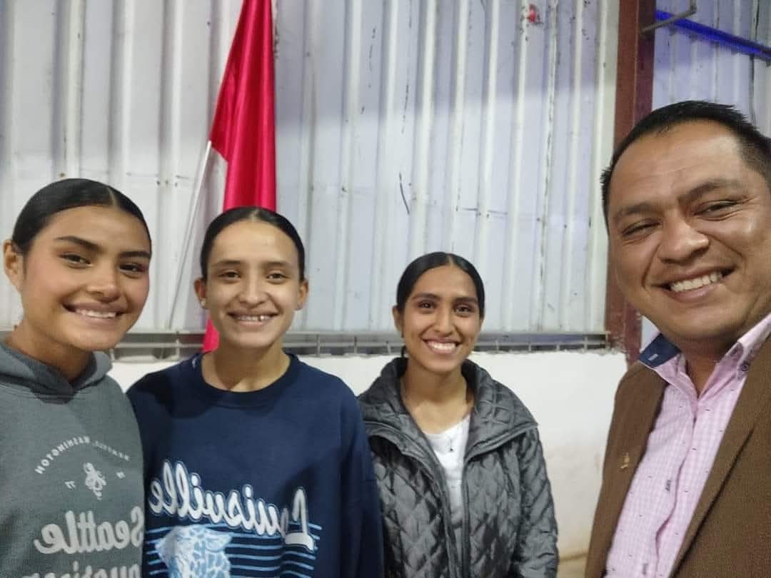Integrantes de Kemuel en una fotografía grupal